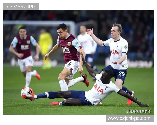 亚特联大迎战休斯敦球队全力争胜展现实力与团队合作